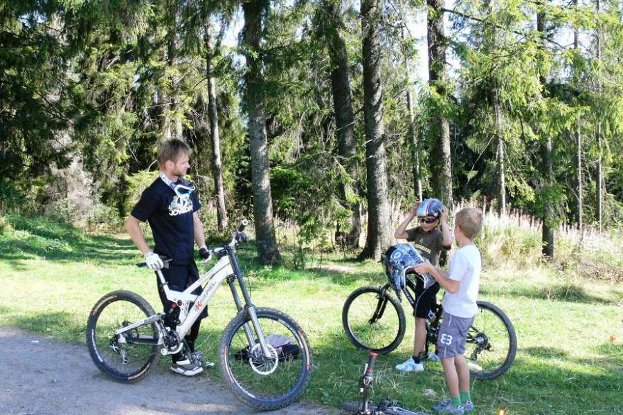 Rower i downhill MTB